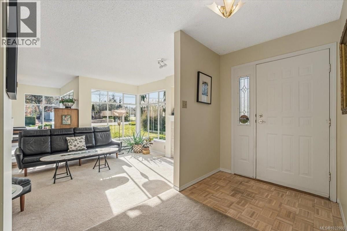 1095 PEPPER PLACE Image 14