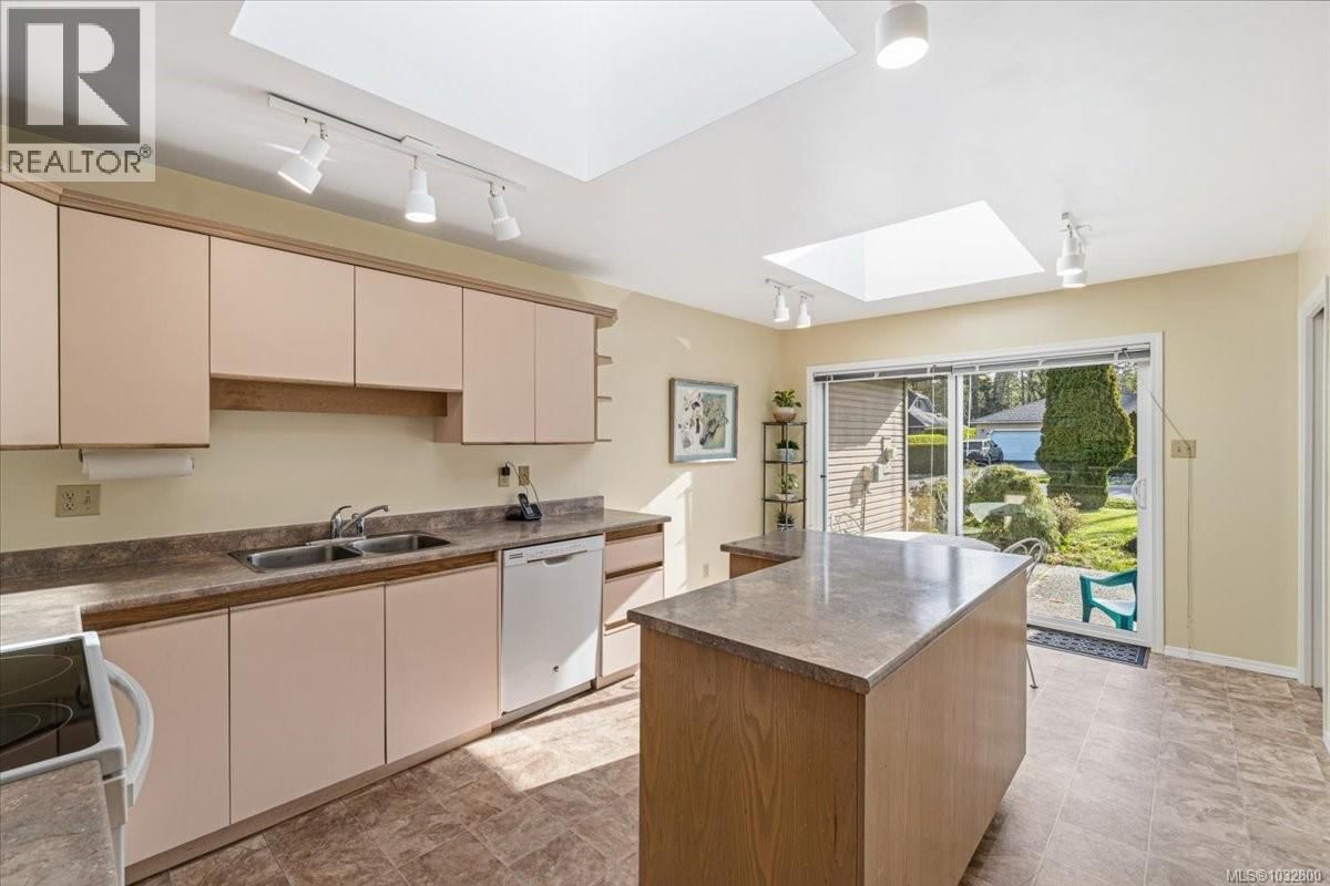 1095 PEPPER PLACE Image 15