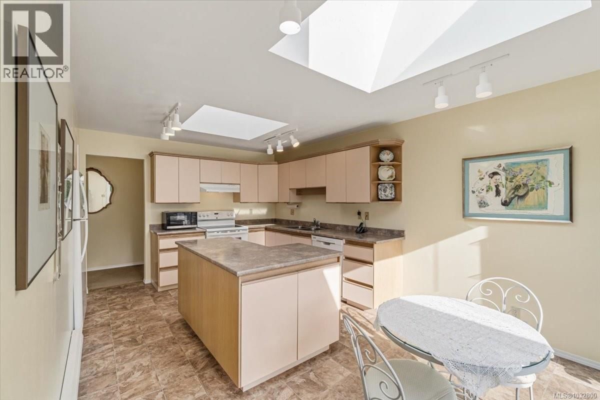 1095 PEPPER PLACE Image 2