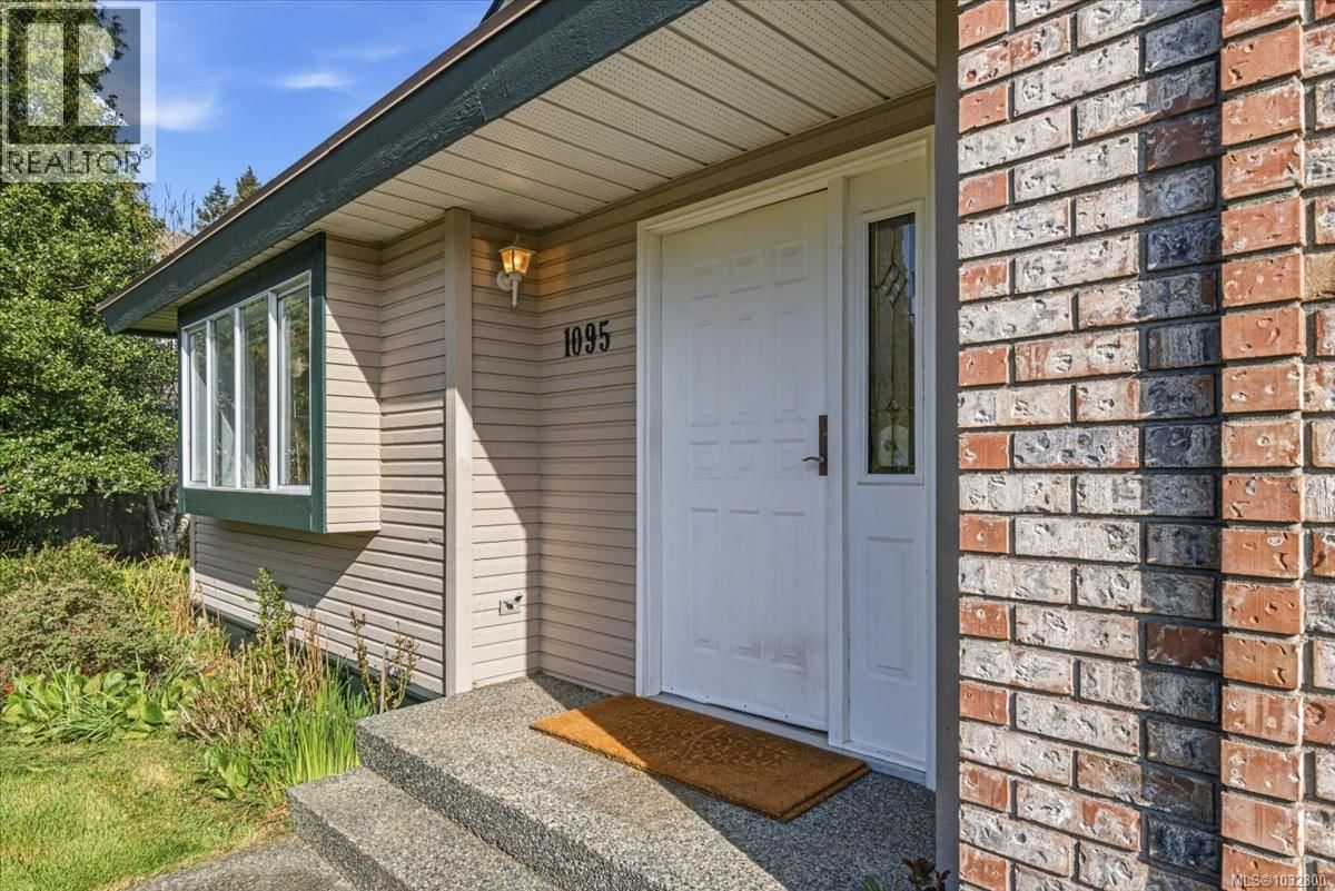 1095 PEPPER PLACE Image 28