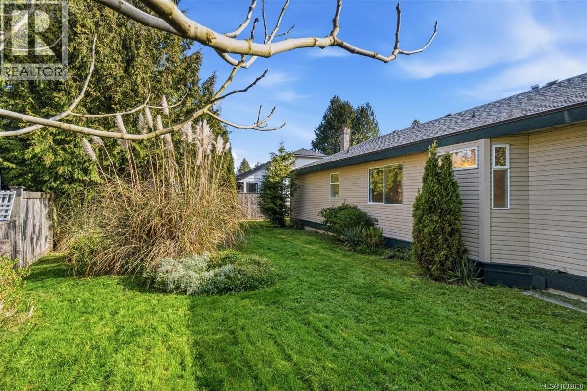 1095 PEPPER PLACE Image 34