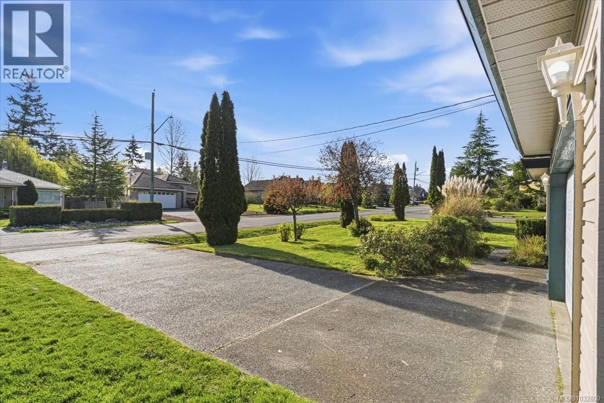 1095 PEPPER PLACE Image 39