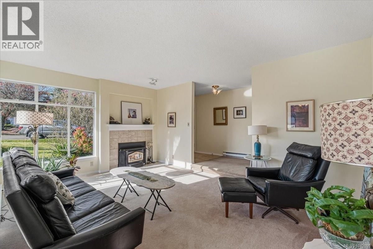 1095 PEPPER PLACE Image 6