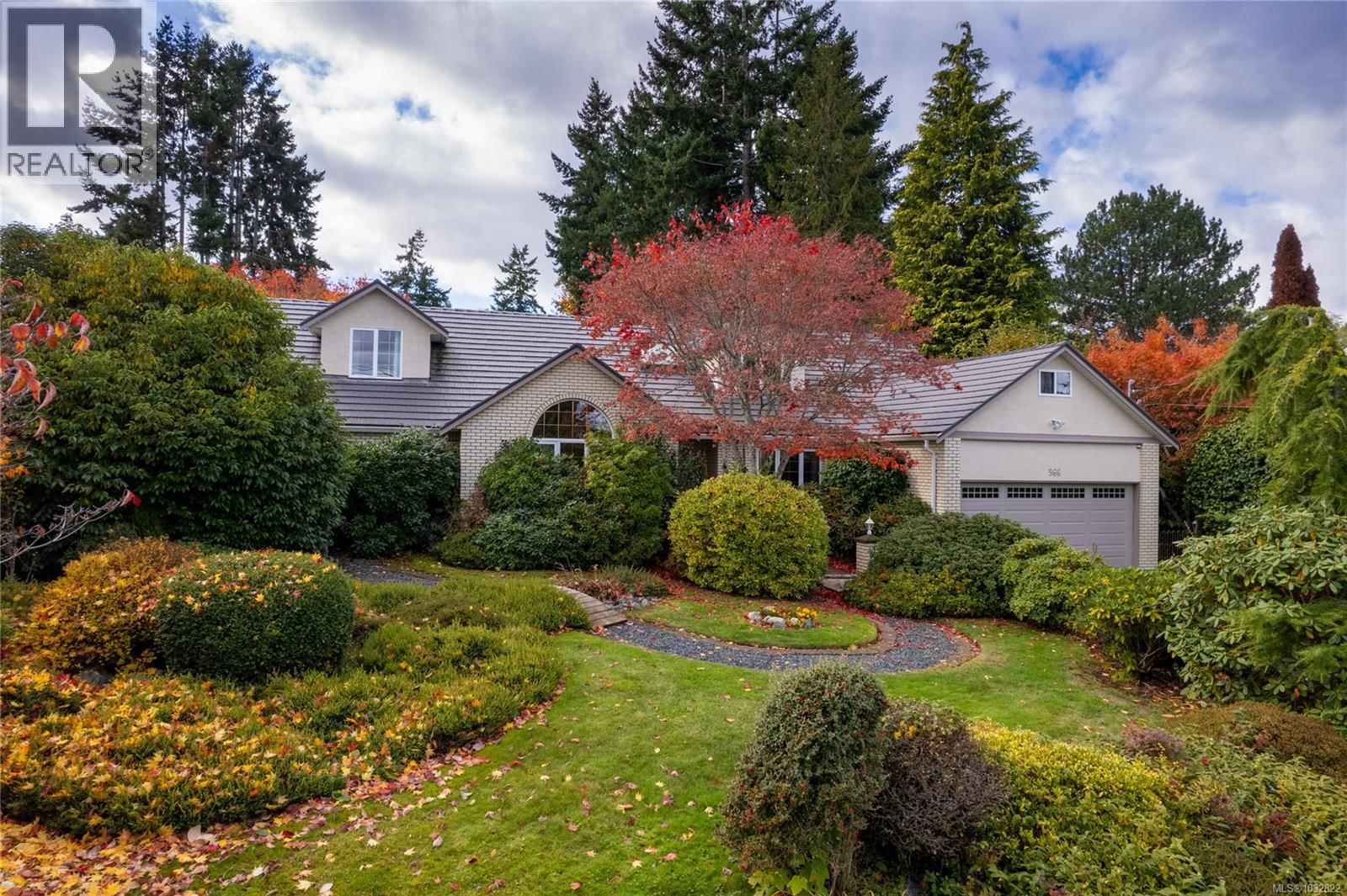 566 Crescent Road