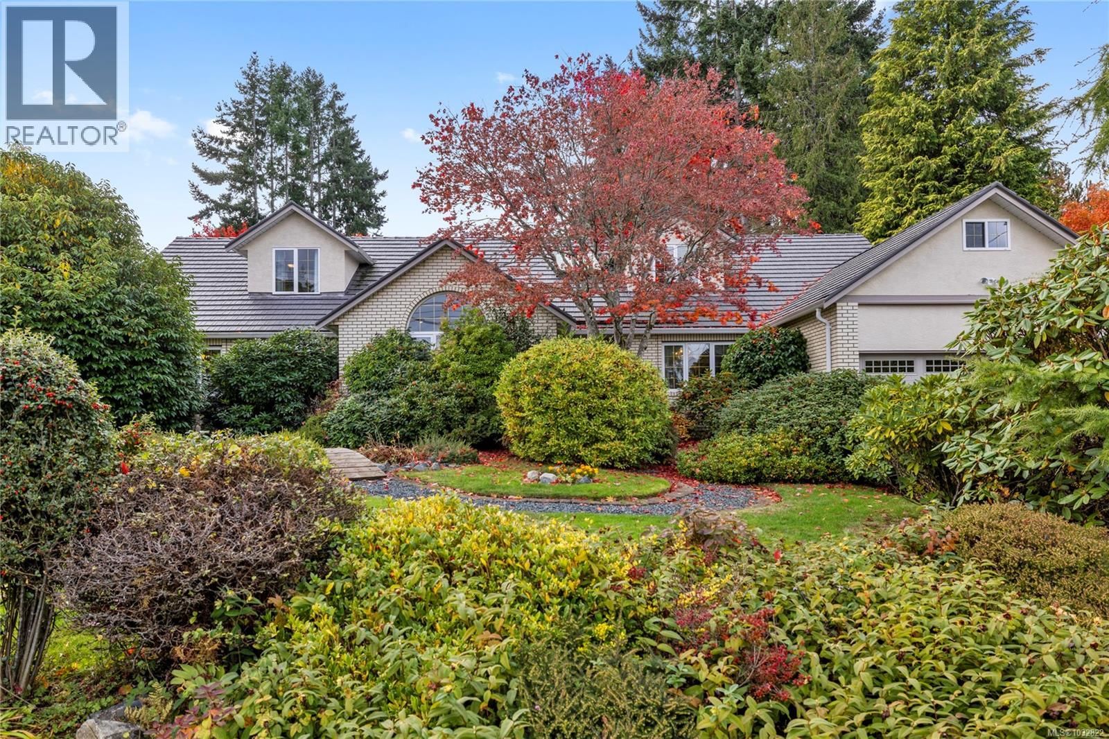 566 Crescent Road property photo