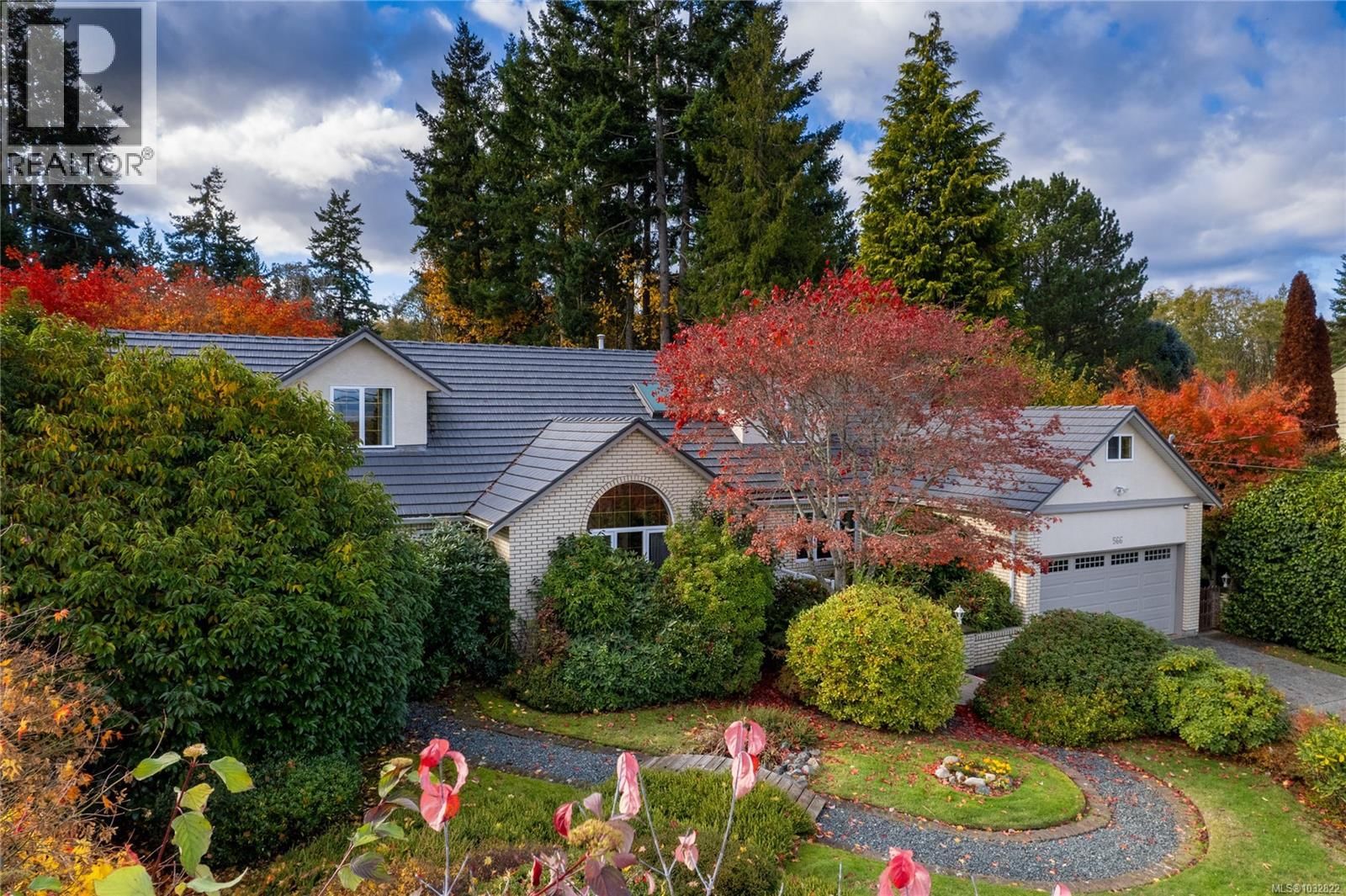 566 Crescent Road property photo