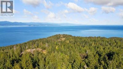 8 Windham Road | Lasqueti Island British Columbia | Slide Image Three