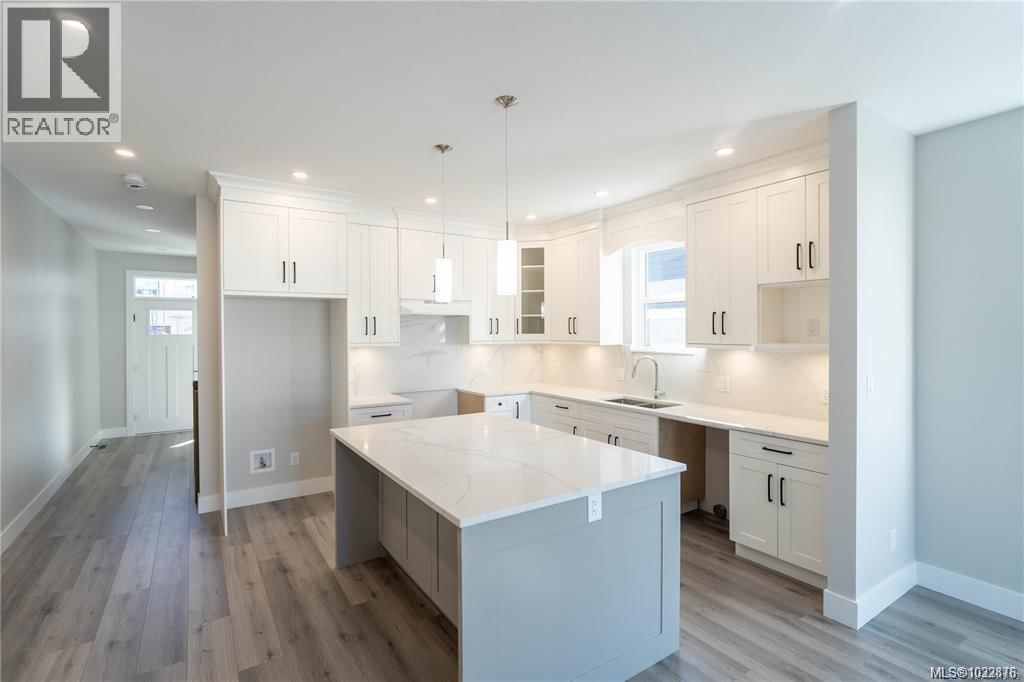 669 Sanderson Road property photo