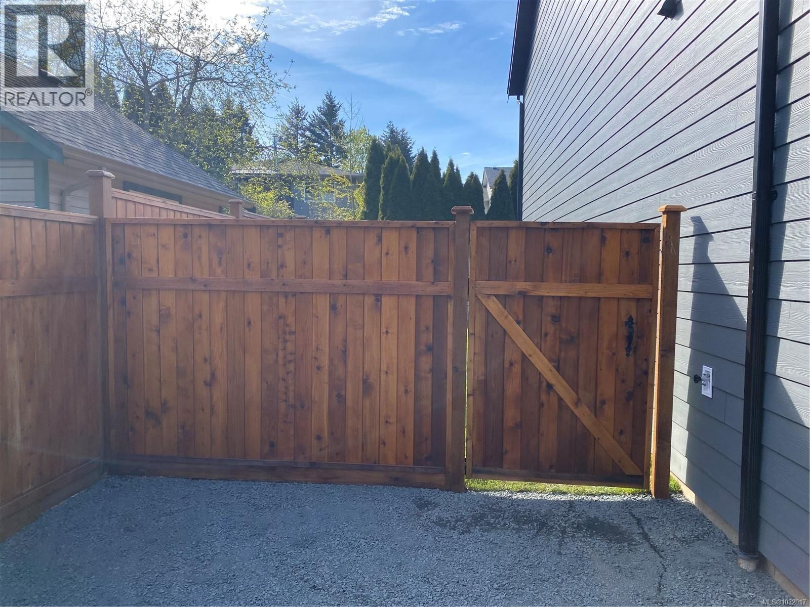 A 1044 Lazo Road property photo