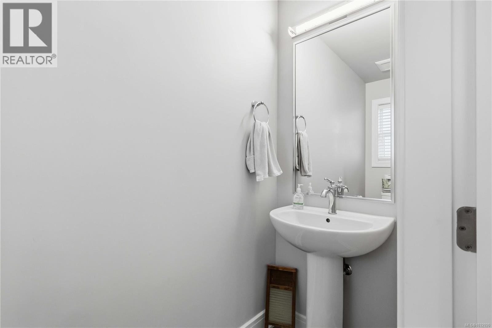 3023 CONSTELLATION AVENUE Image 14