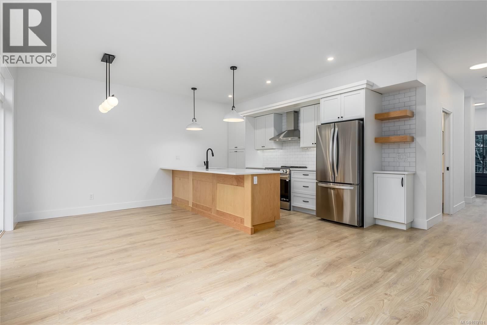 B - 1044 LAZO ROAD Image 20