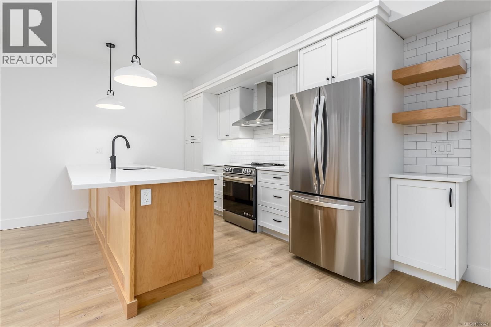 B - 1044 LAZO ROAD Image 21