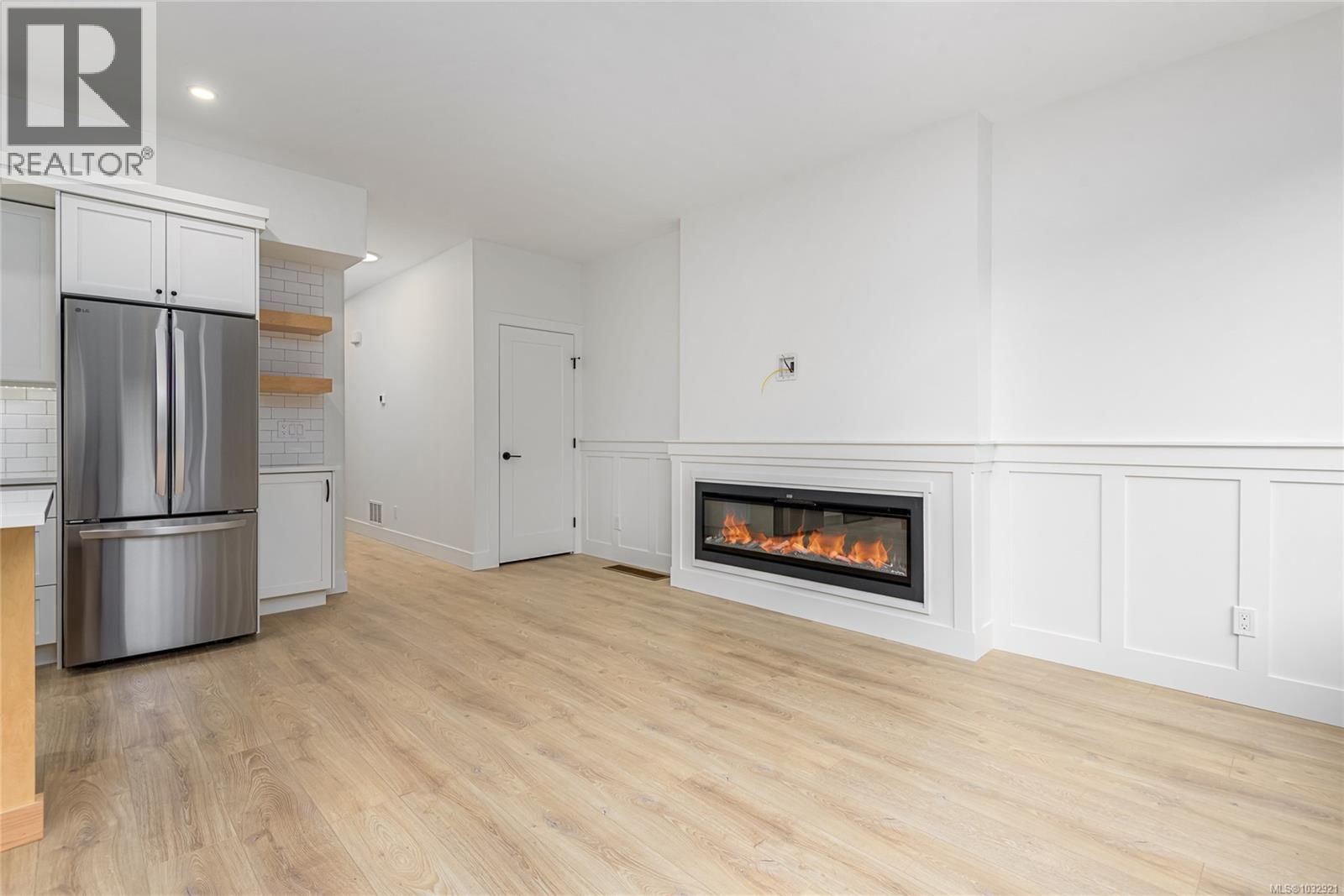 B - 1044 LAZO ROAD Image 23