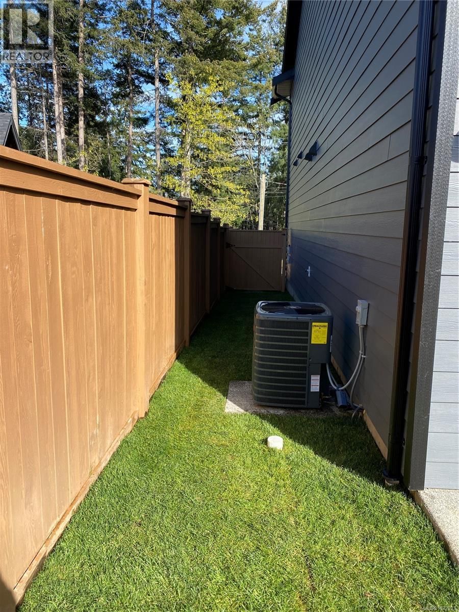 B - 1044 LAZO ROAD Image 9