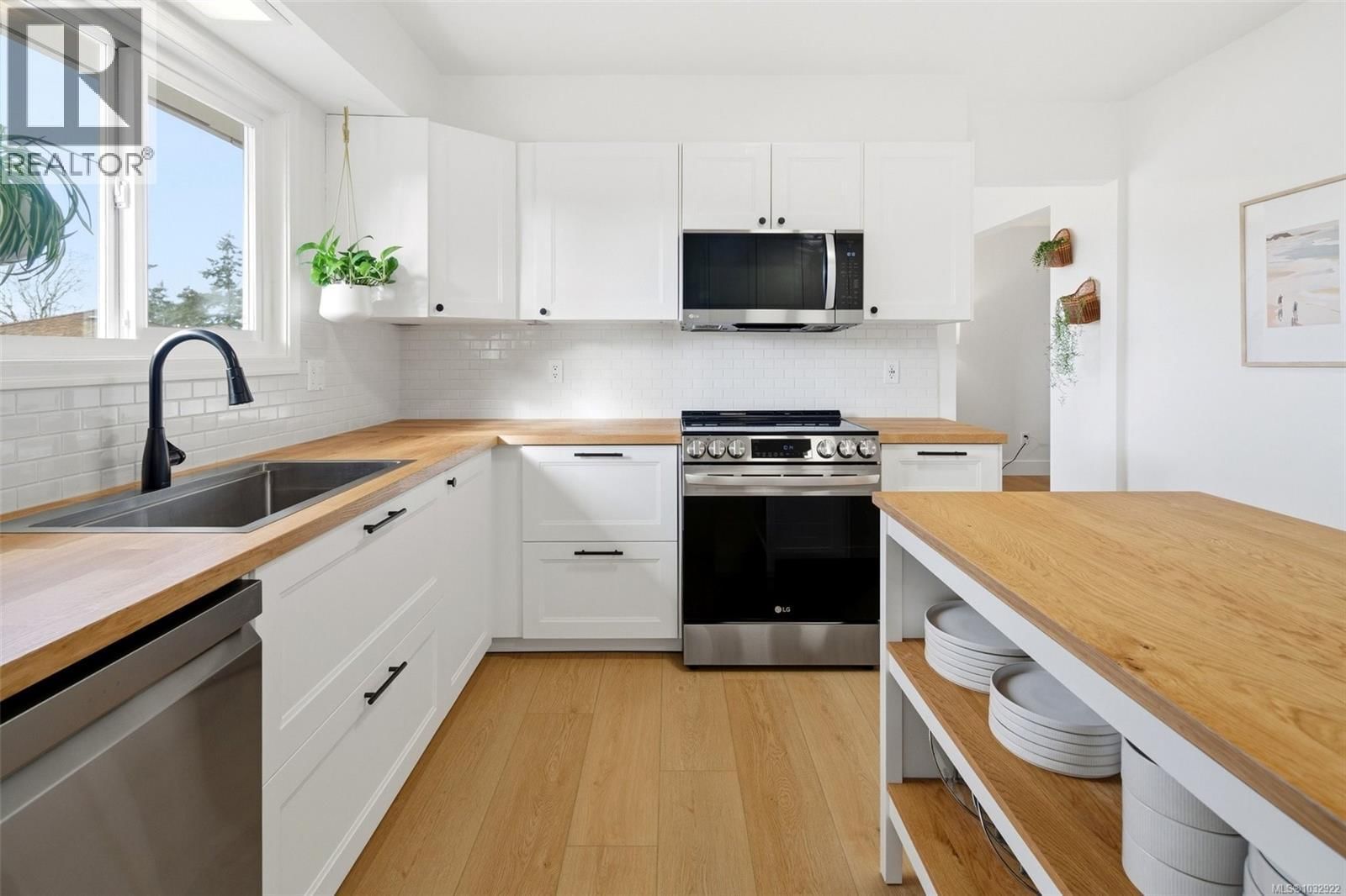 4285 CAEN ROAD Image 12