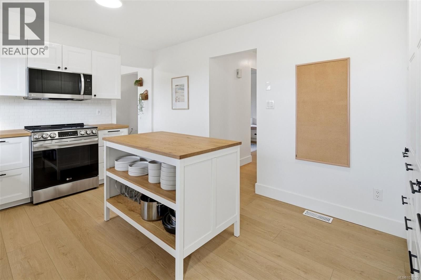 4285 CAEN ROAD Image 13