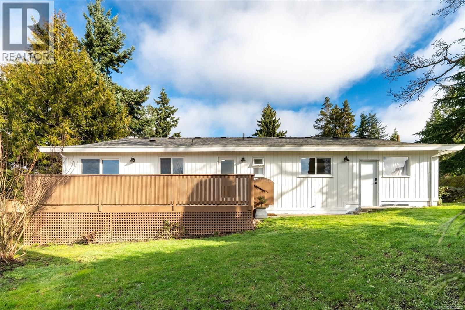 4285 CAEN ROAD Image 23