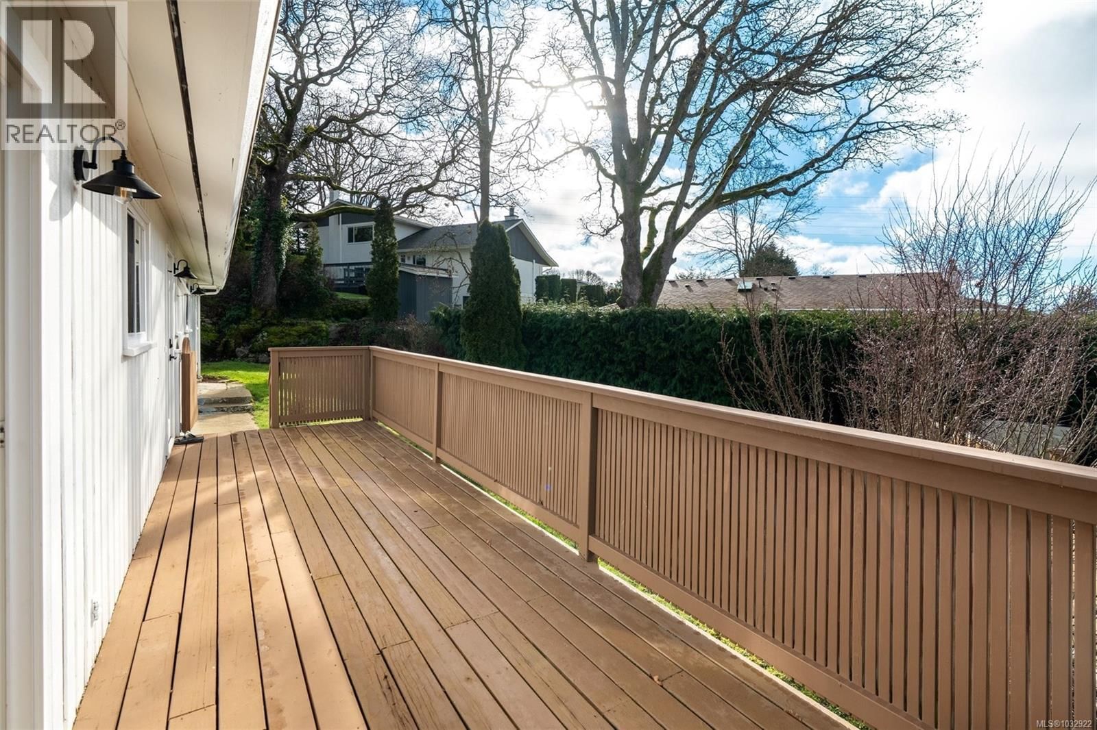 4285 CAEN ROAD Image 28