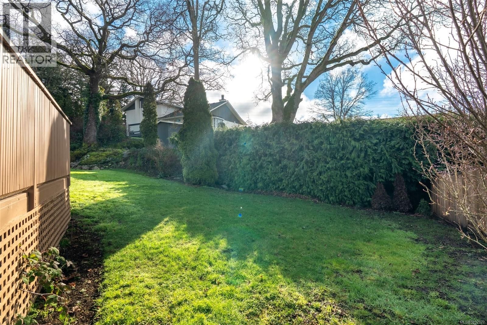 4285 CAEN ROAD Image 31