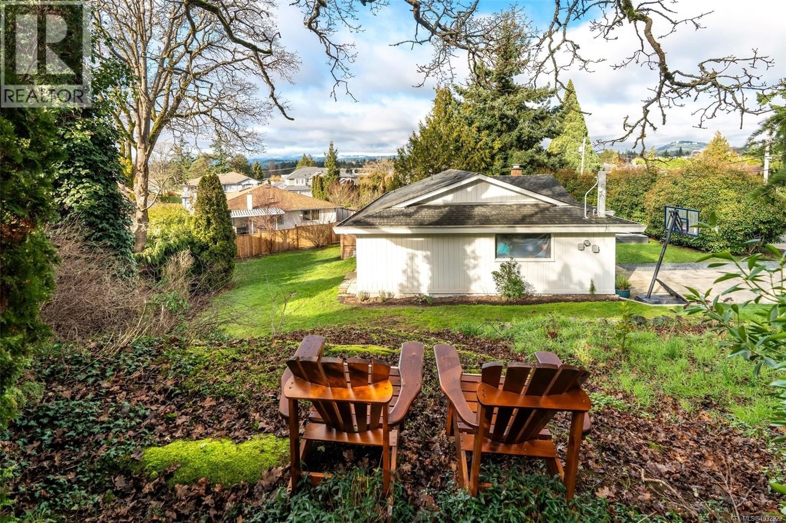 4285 CAEN ROAD Image 33