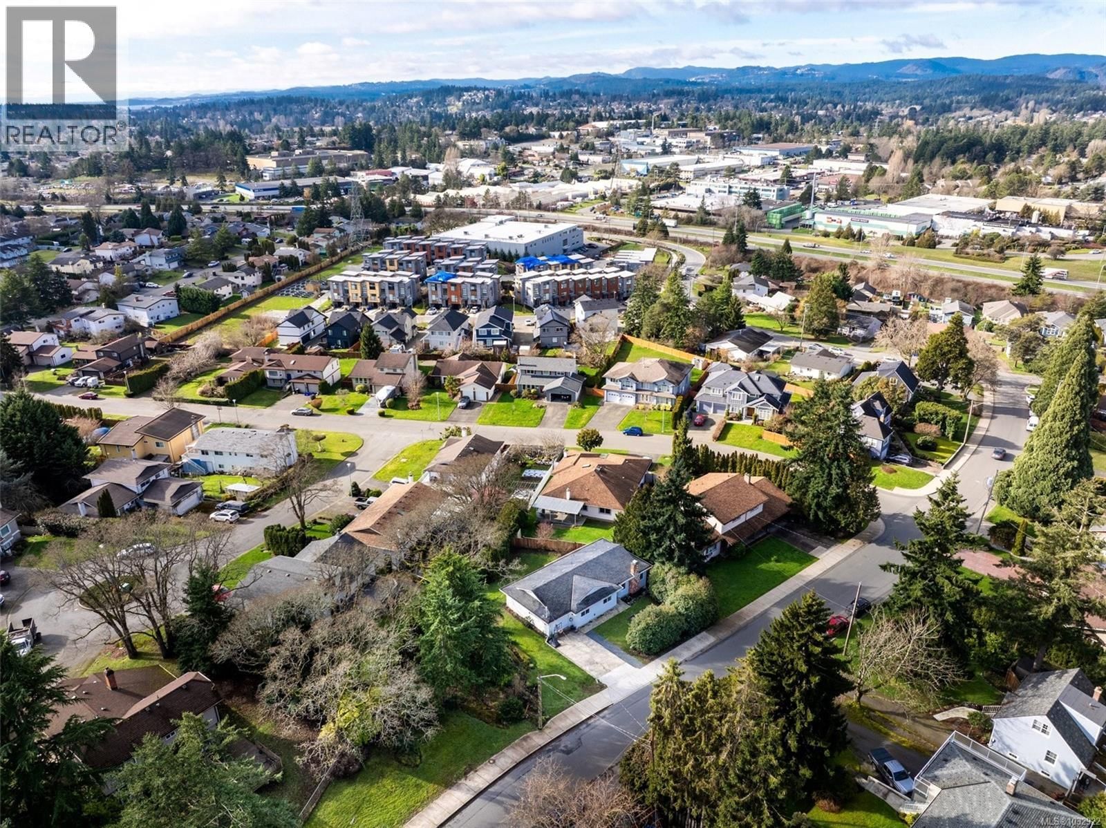 4285 CAEN ROAD Image 35