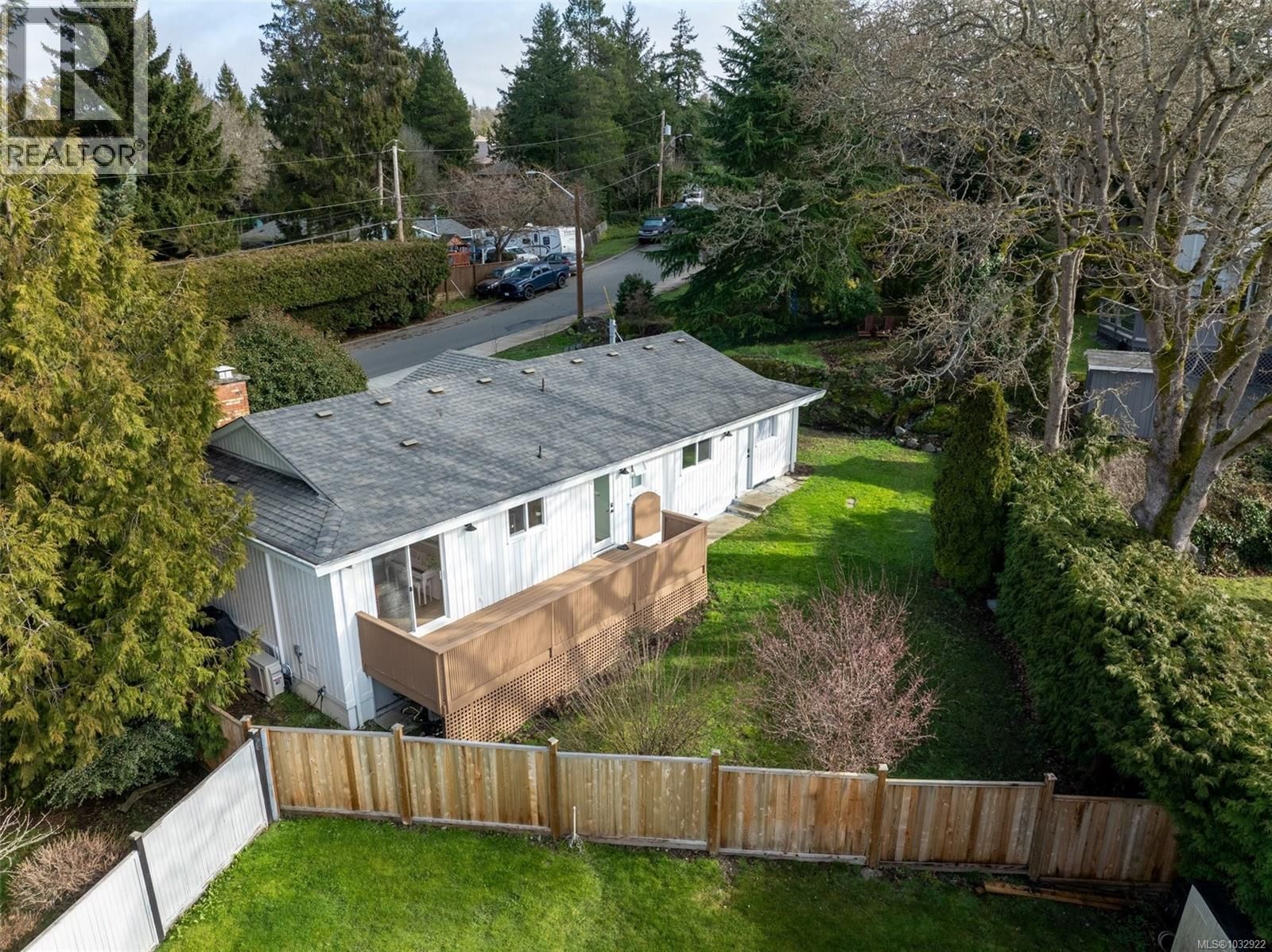 4285 CAEN ROAD Image 36