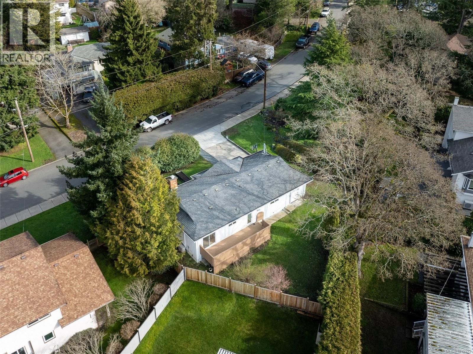 4285 CAEN ROAD Image 37