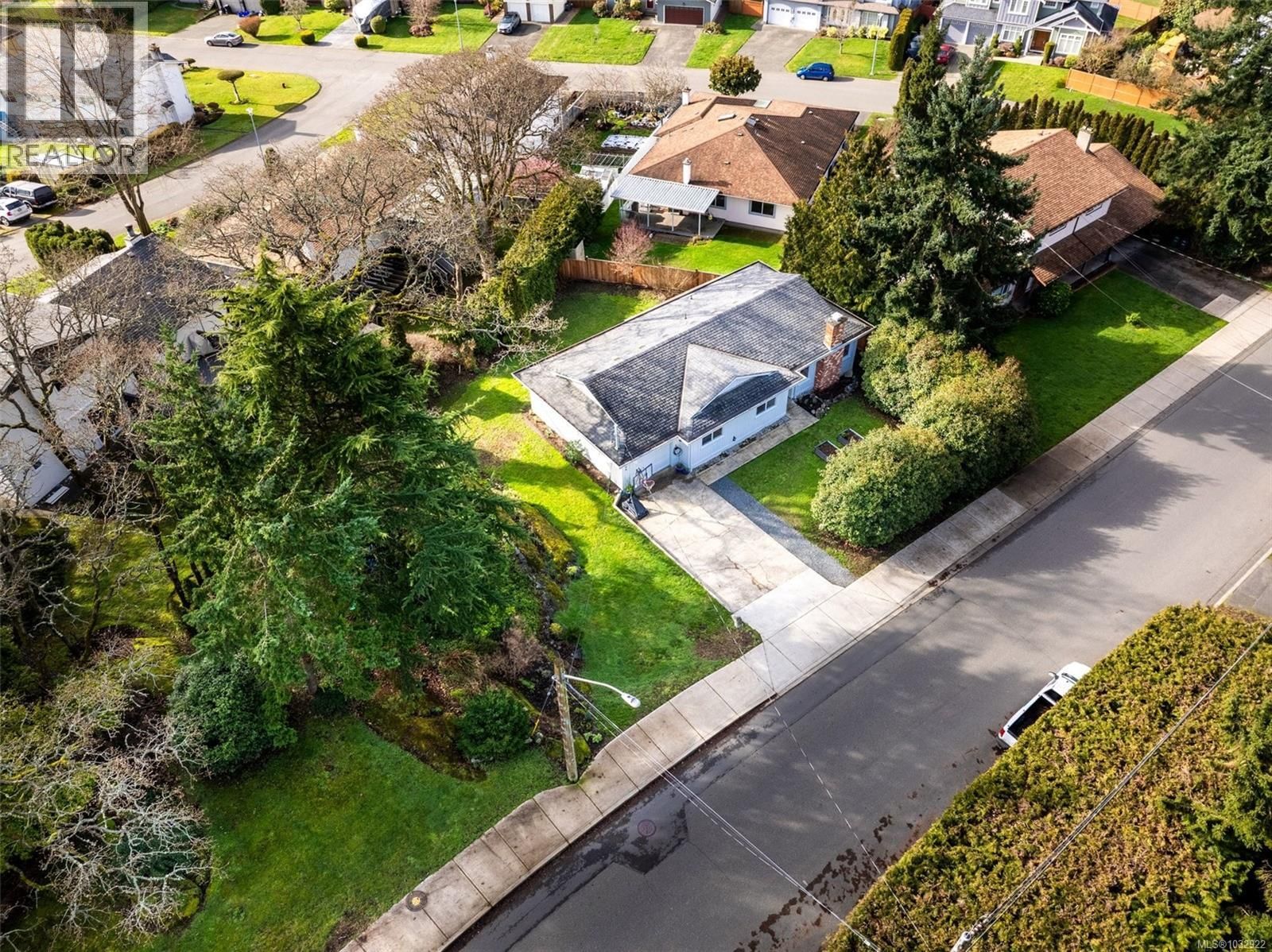 4285 CAEN ROAD Image 39