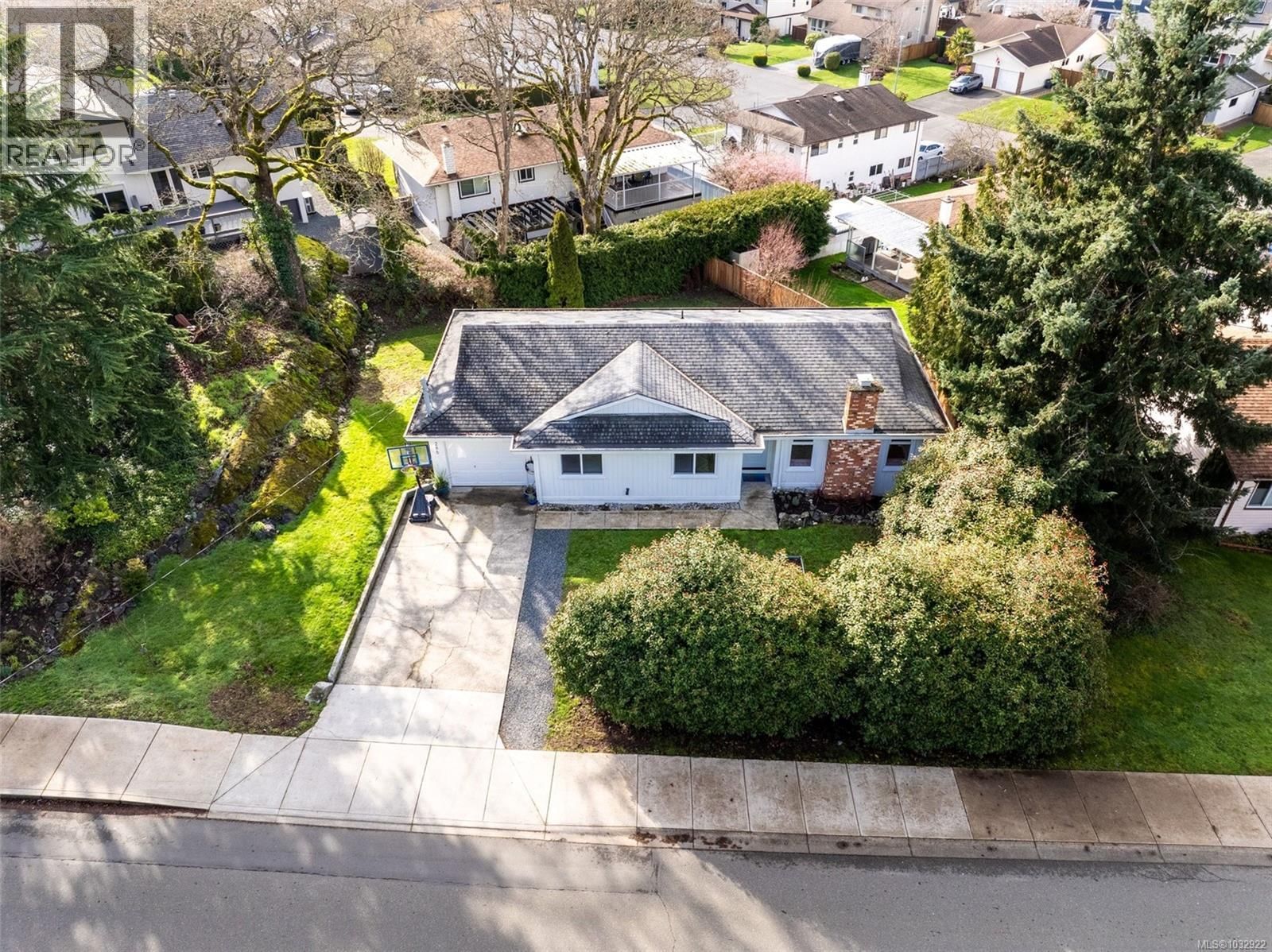 4285 CAEN ROAD Image 40