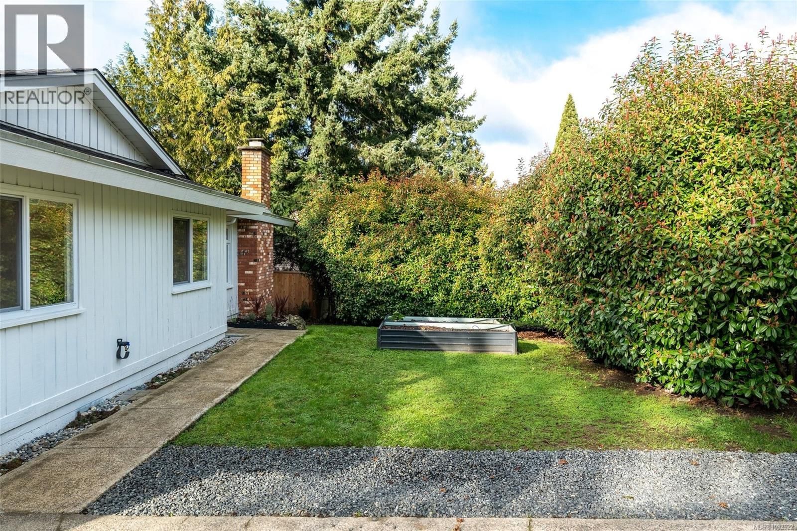 4285 CAEN ROAD Image 41