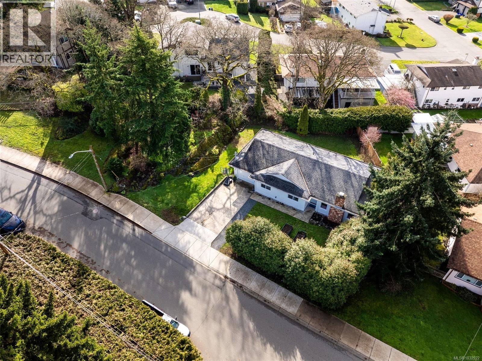 4285 CAEN ROAD Image 44