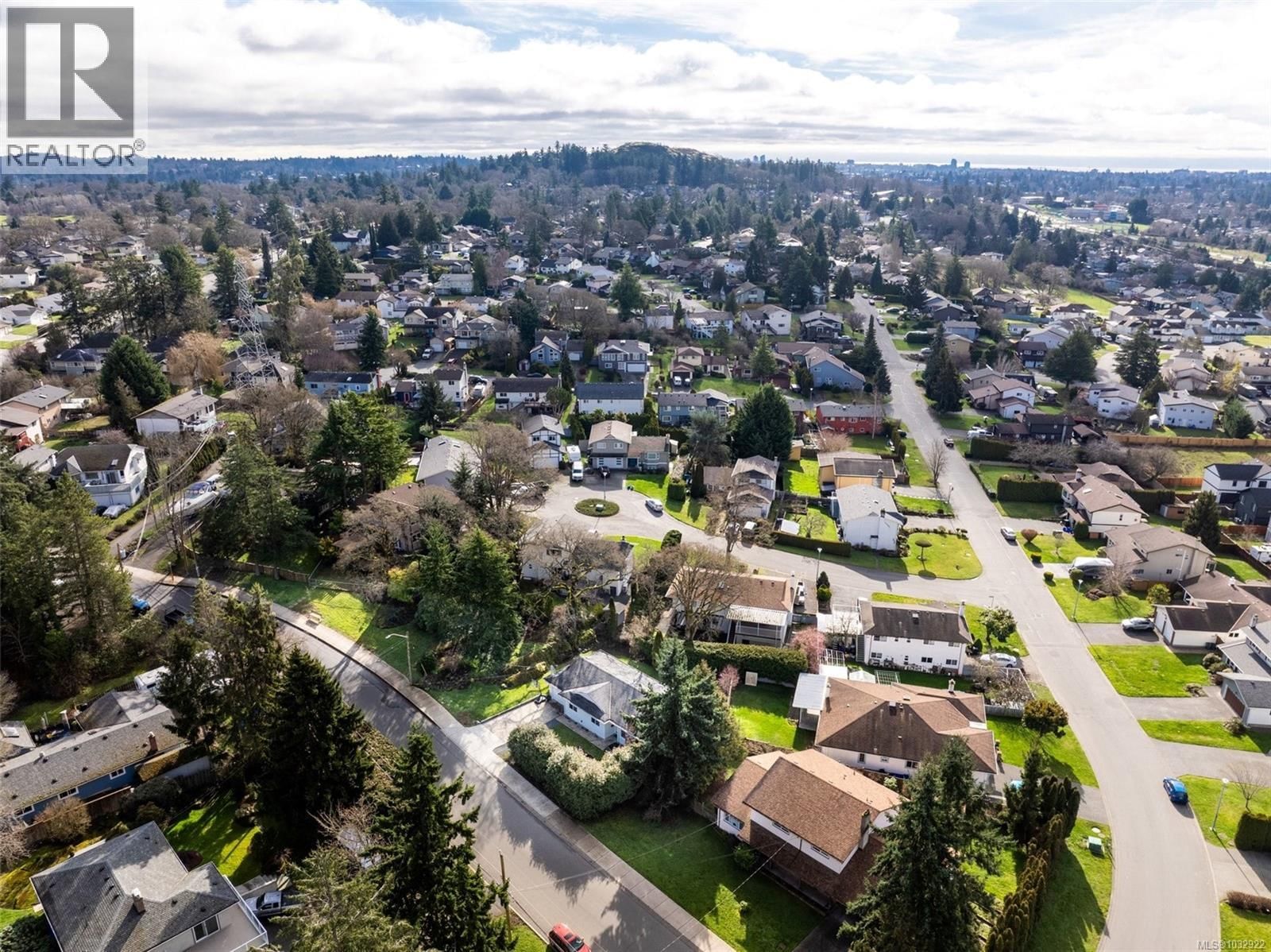 4285 CAEN ROAD Image 46