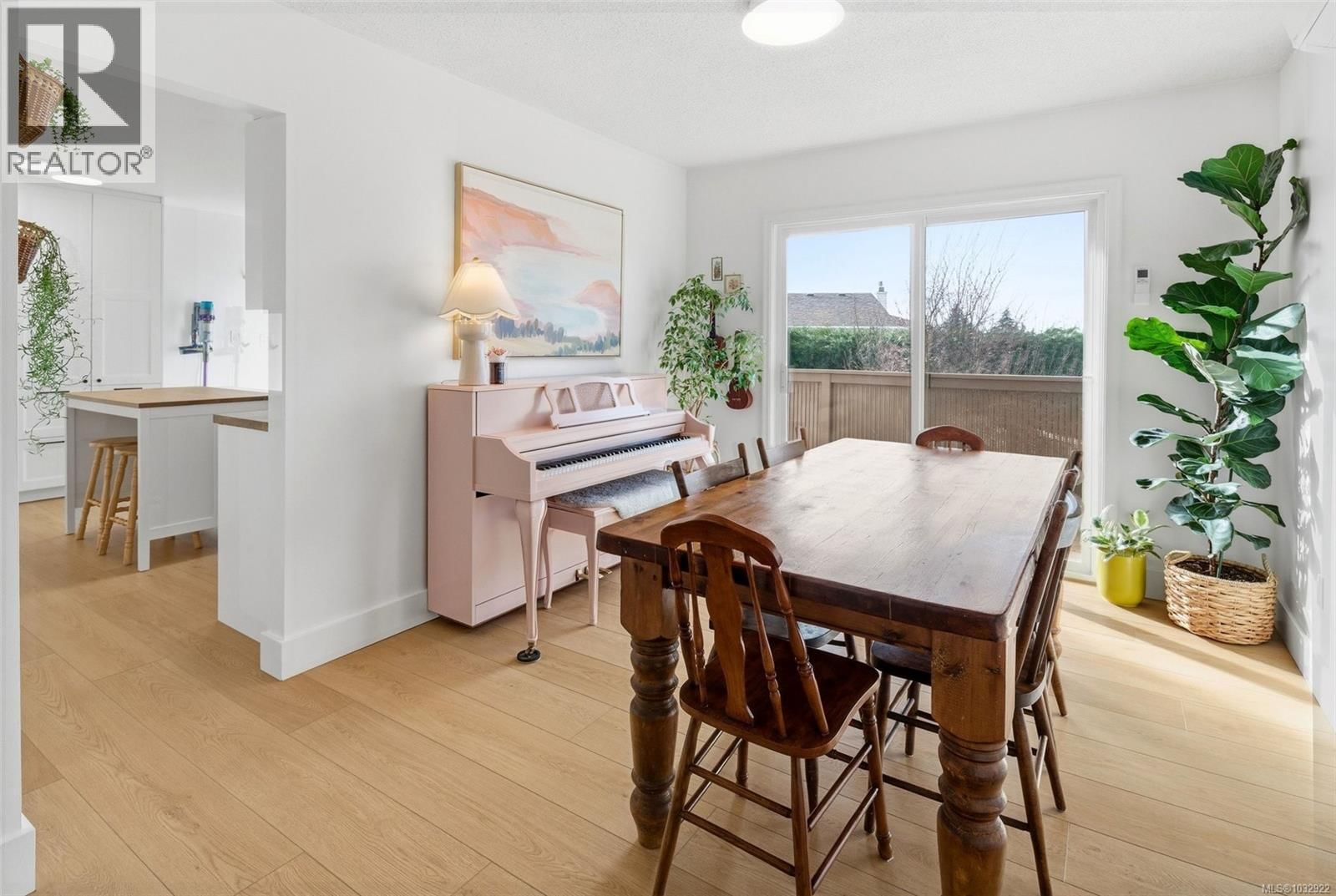 4285 CAEN ROAD Image 8