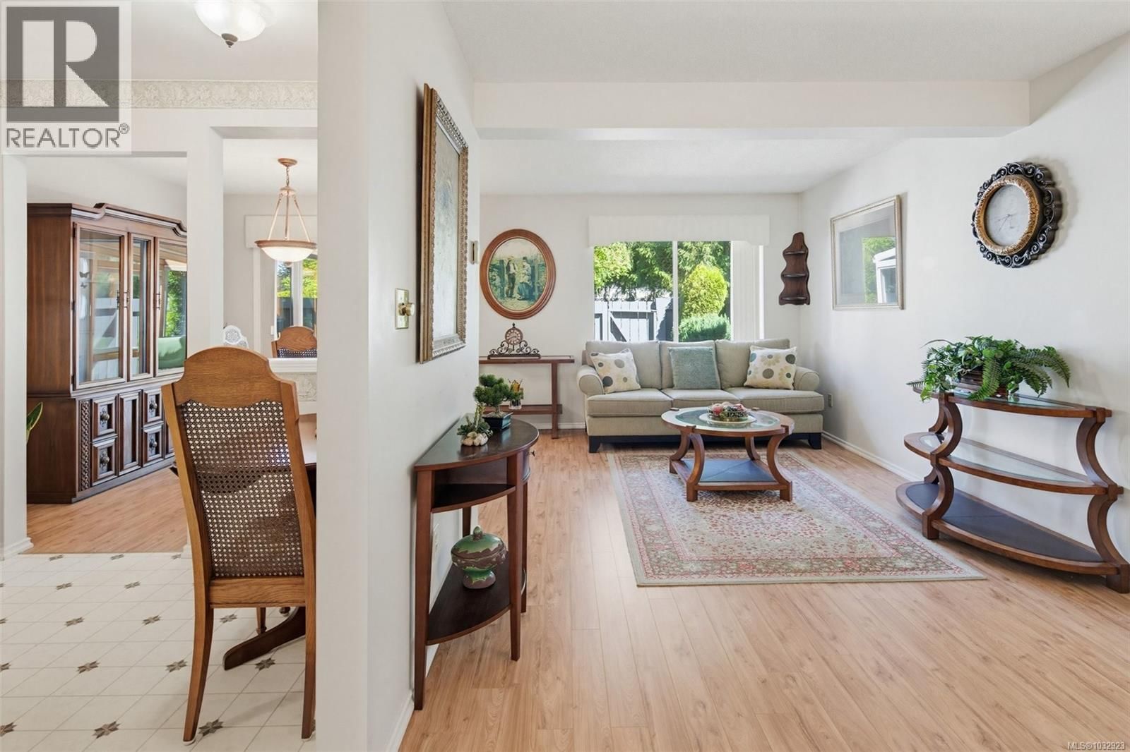 22 2147 Sooke Road property photo