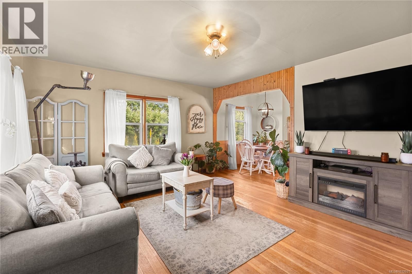 10845 Chemainus Road property photo