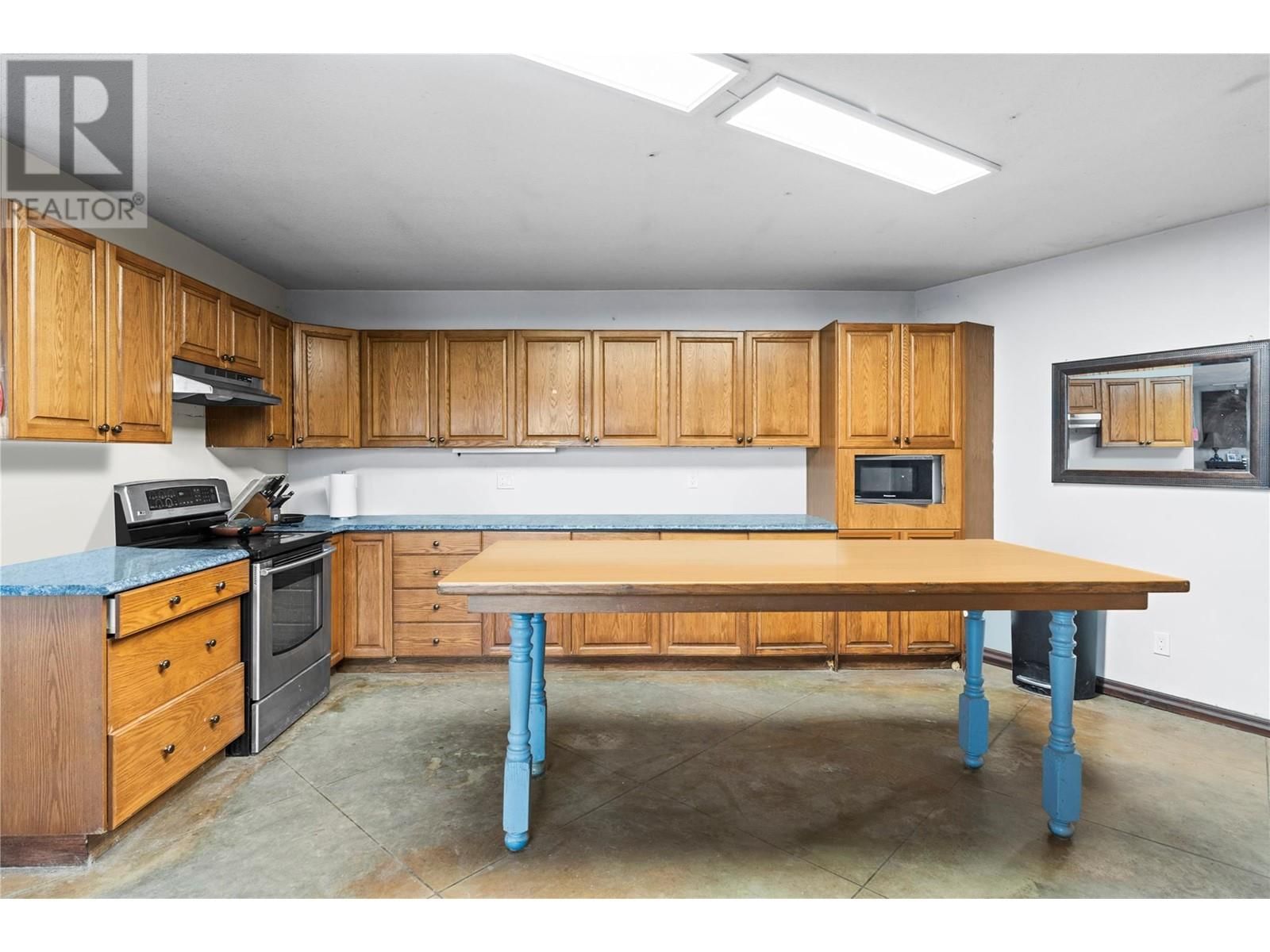 Listing Image 16