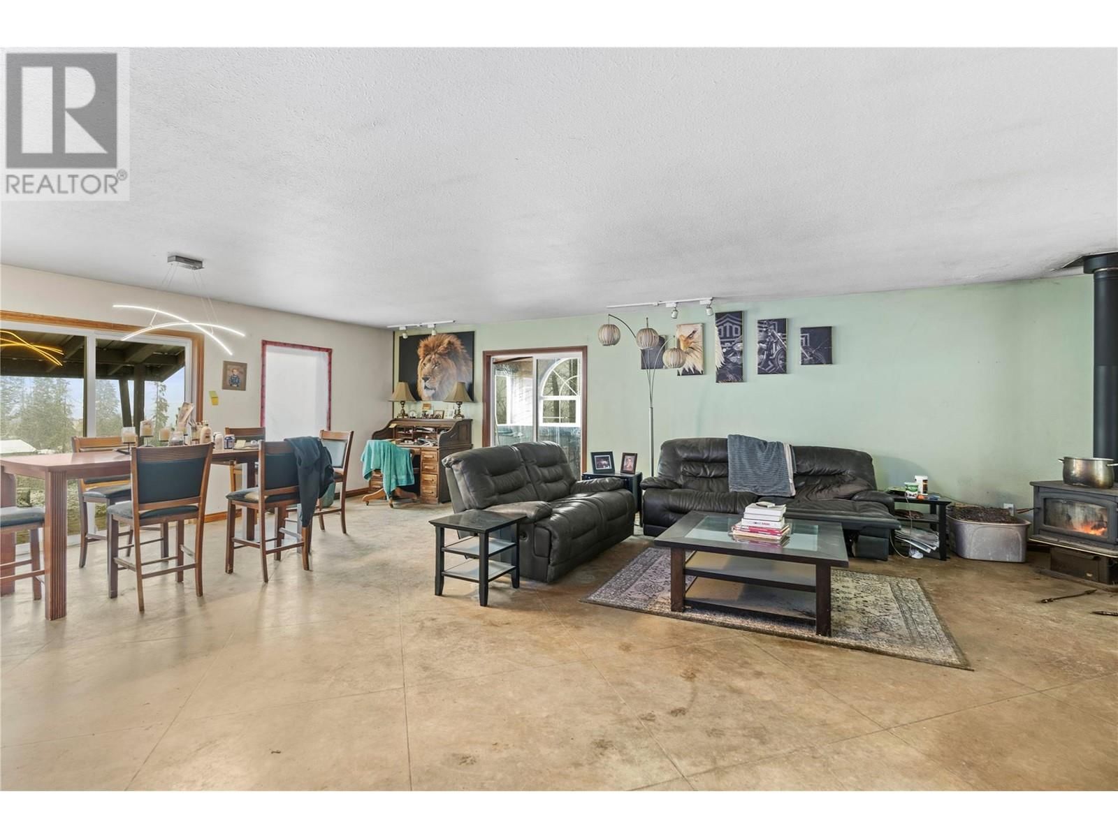 Listing Image 17