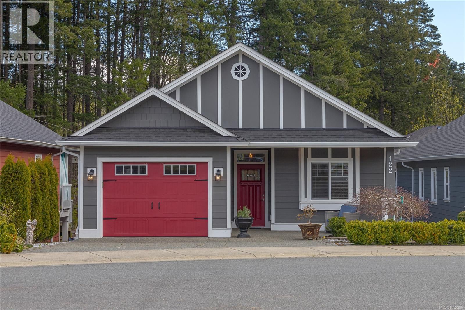 122 Village Way