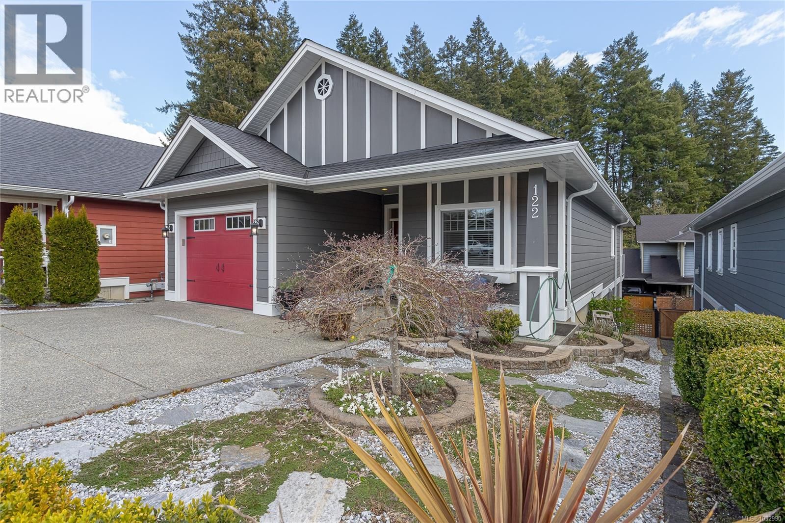 122 Village Way property photo