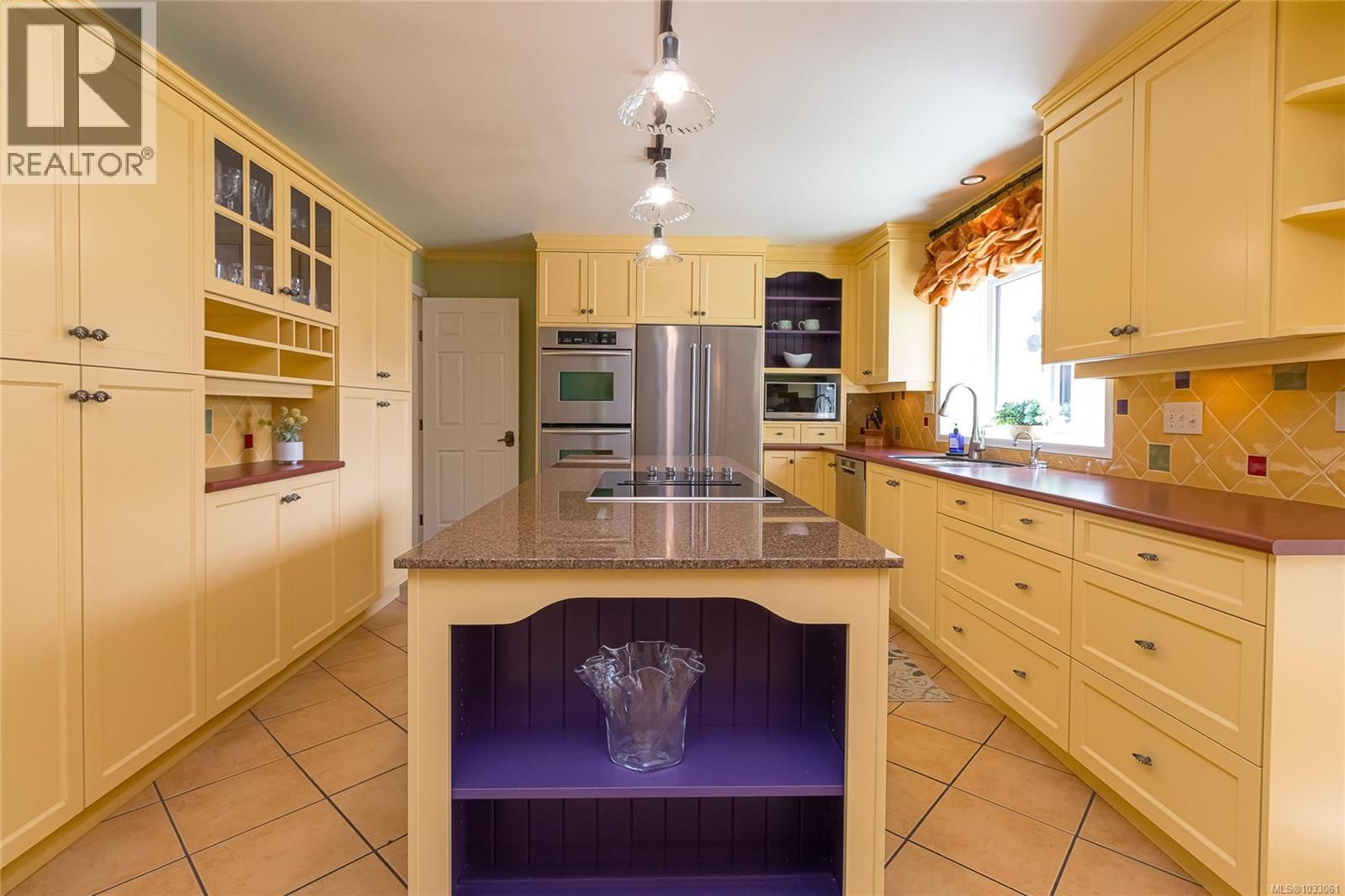 2557 ANNABERN CRESCENT Image 10