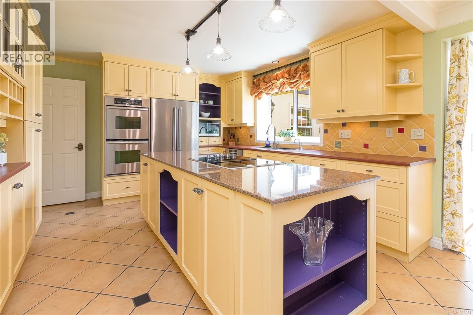 2557 ANNABERN CRESCENT Image 11