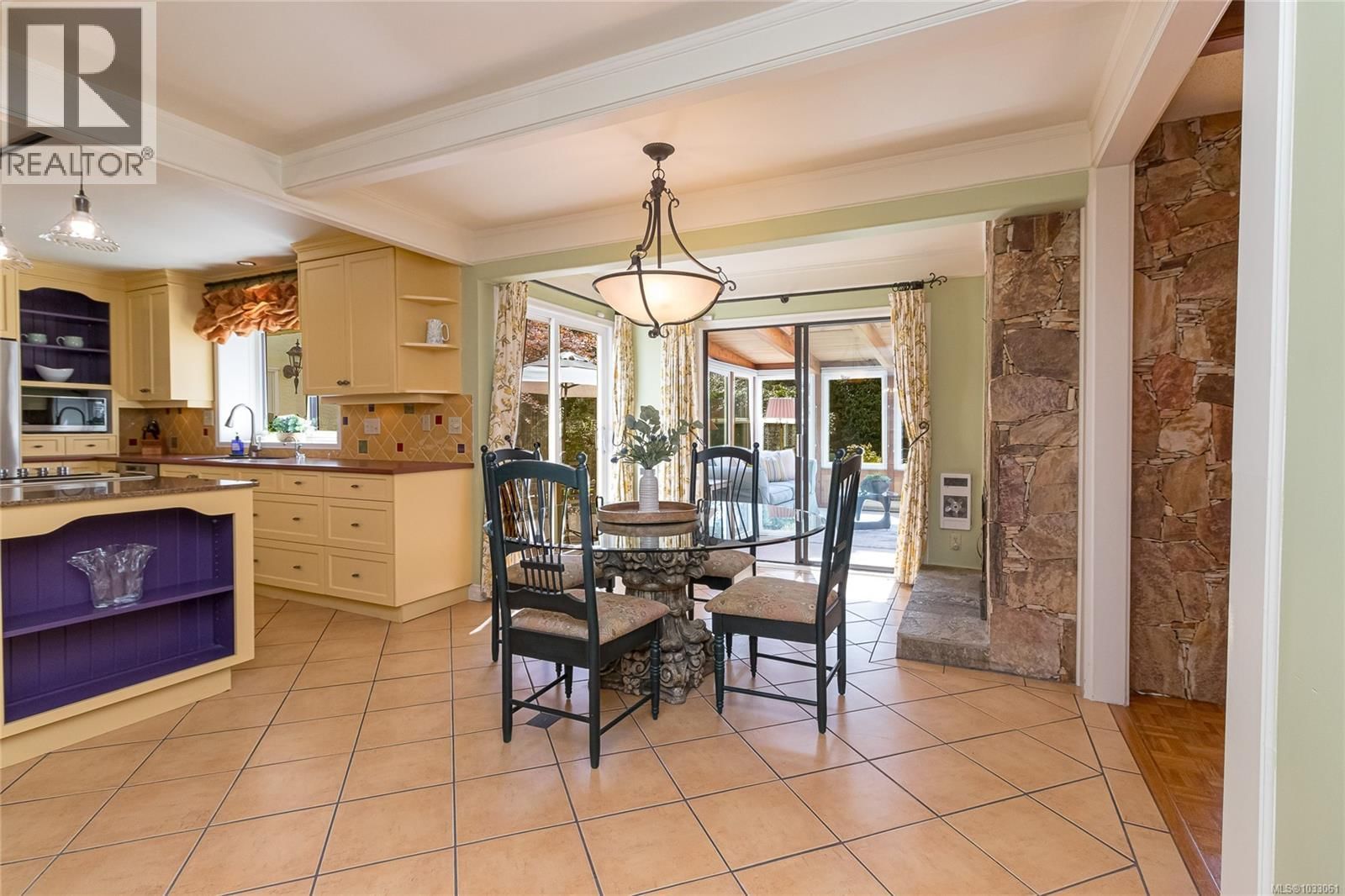 2557 ANNABERN CRESCENT Image 14