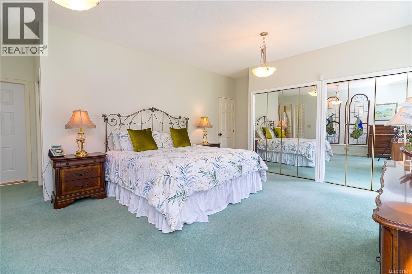 2557 ANNABERN CRESCENT Image 24