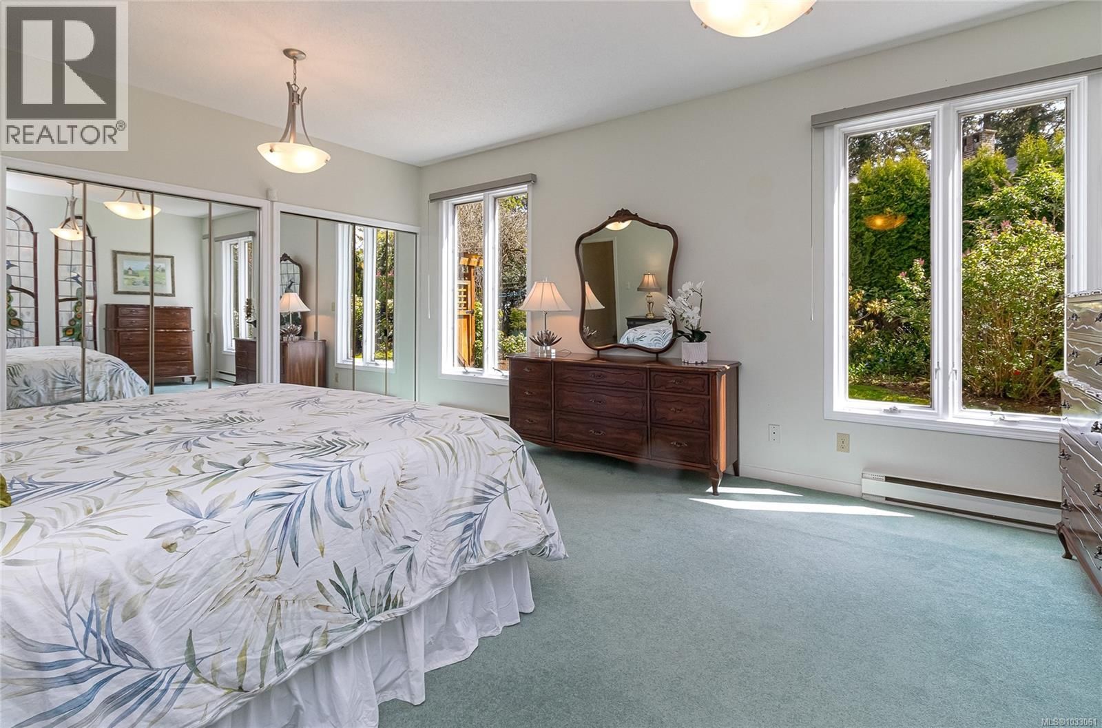 2557 ANNABERN CRESCENT Image 25