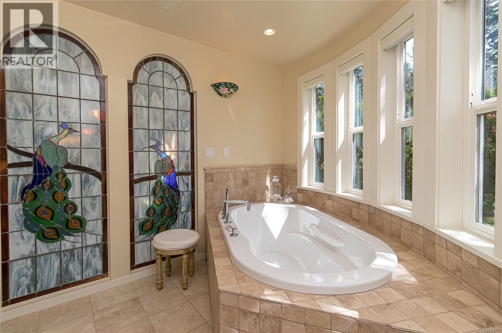 2557 ANNABERN CRESCENT Image 28