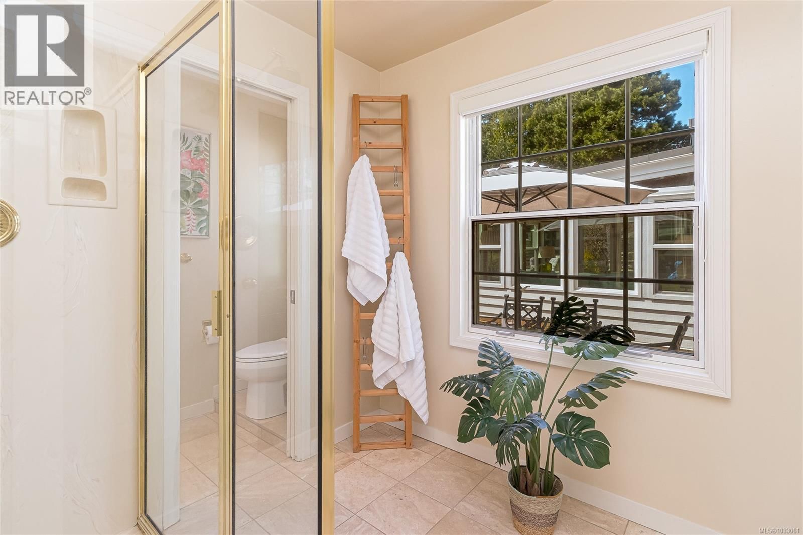 2557 ANNABERN CRESCENT Image 29