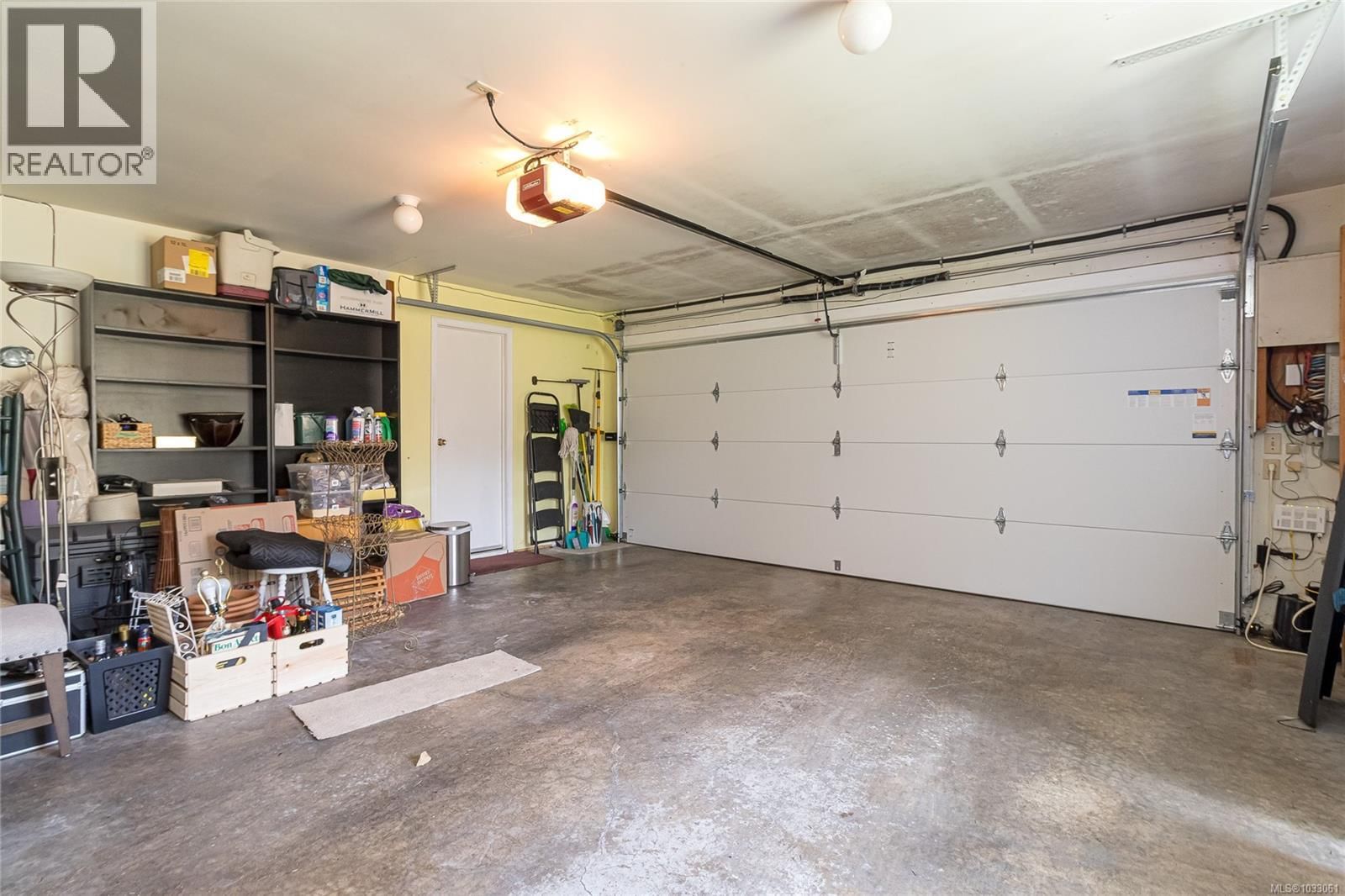 2557 ANNABERN CRESCENT Image 38