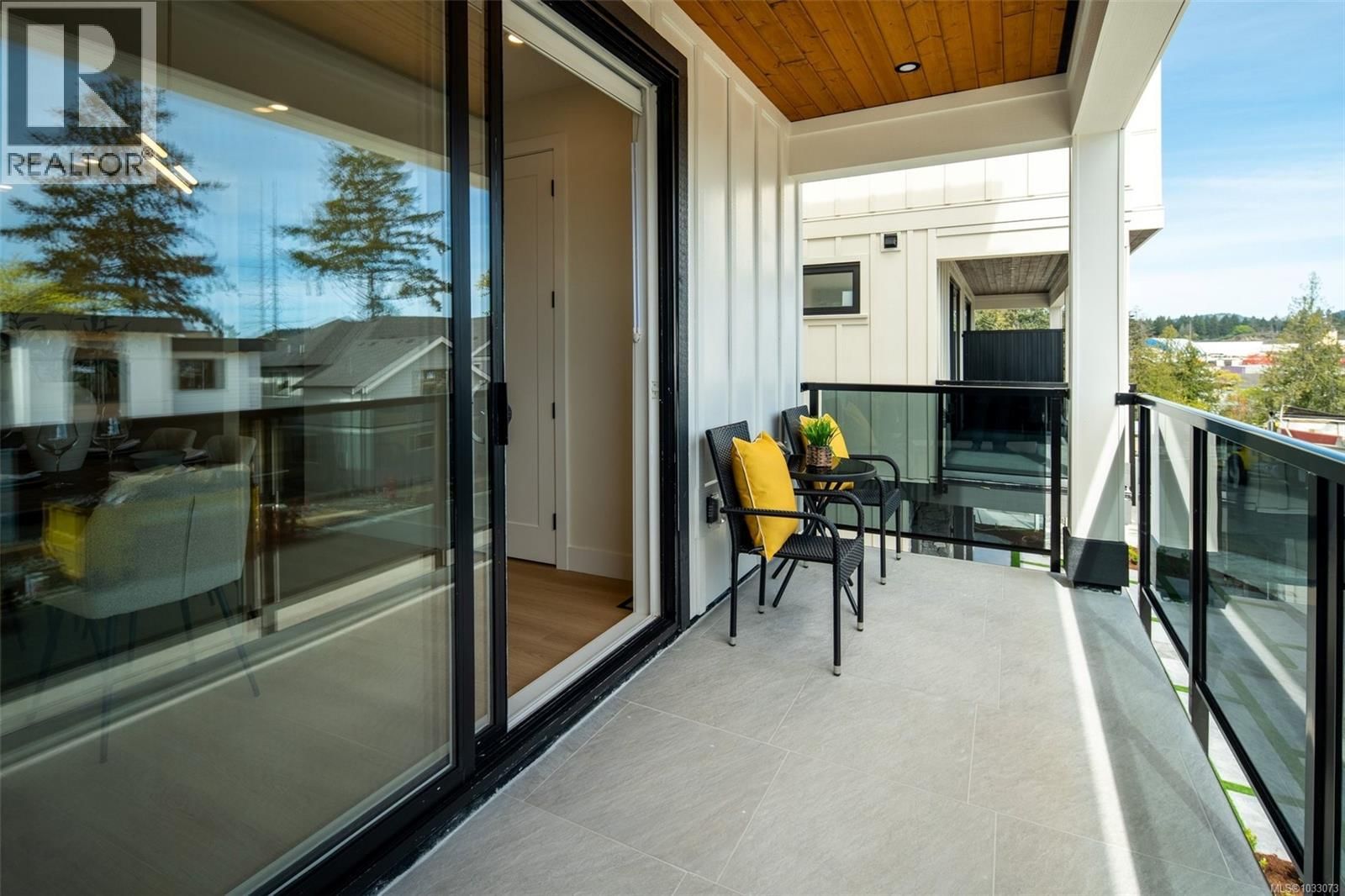 2124 KINGBIRD DRIVE Image 16