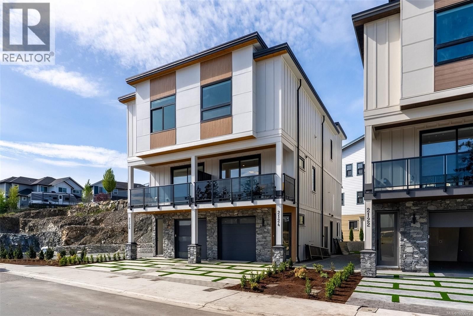 2124 KINGBIRD DRIVE Image 2