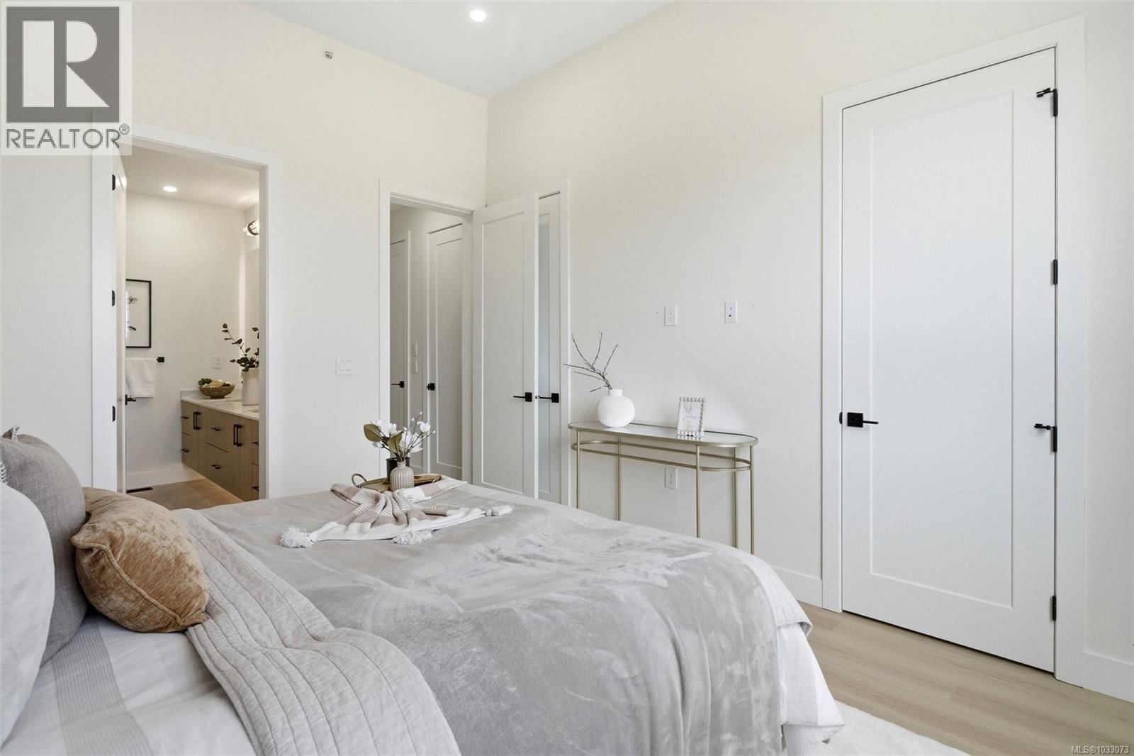 2124 KINGBIRD DRIVE Image 26